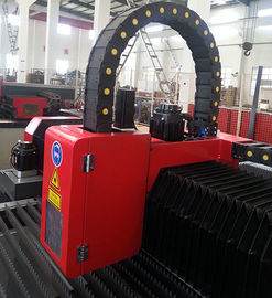 Metal Elyaf CNC Lazer Kesim Makinesi 1500X3000mm FL-3015-500W Özelleştirilmiş Renk